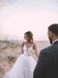 Promfast Unique Appliqued A-line V Neck Tulle Wedding Dresses With Chapel Train HZ0527